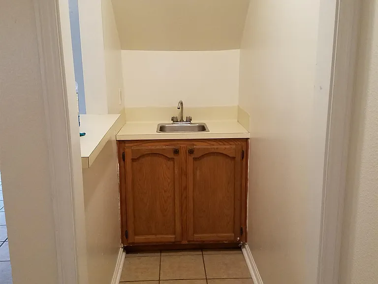 118 Oak Ridge Ave #C — Photo 3