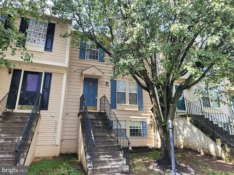 104 Township Ct — Photo 2