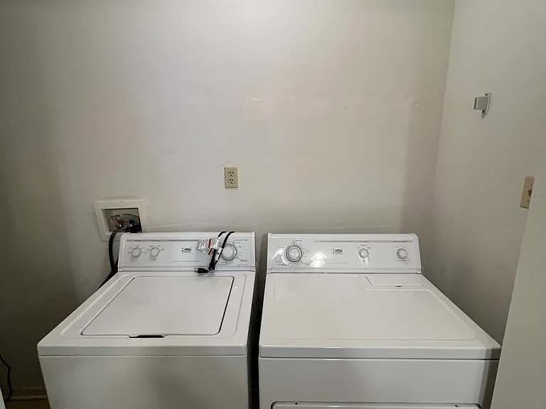 303 Victoria Way — Photo 26