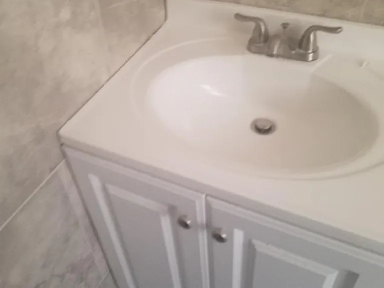 122 Moffatt Ave — Photo 3