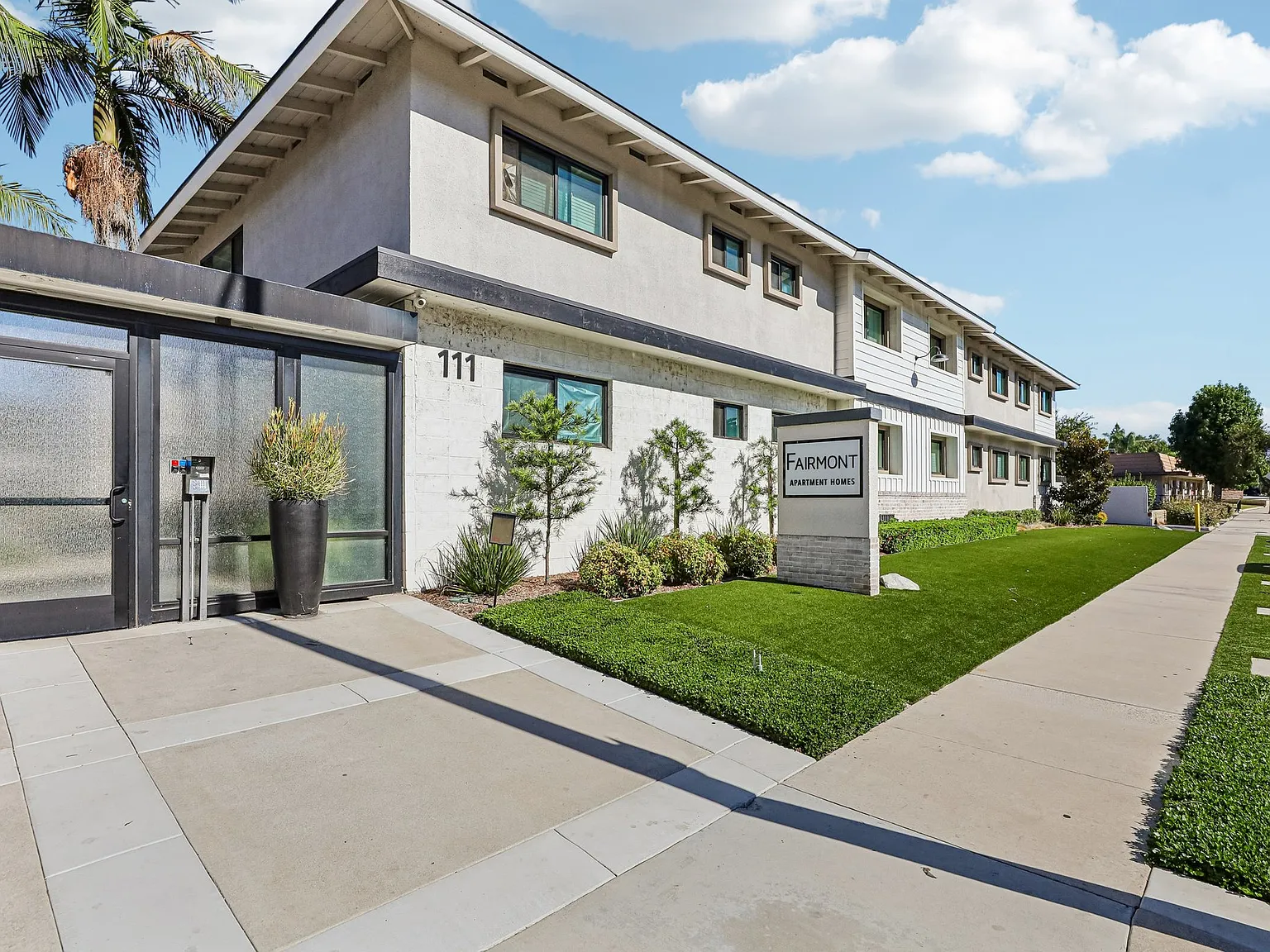 Fairmont Apartments — Photo 1