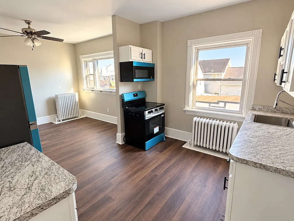 531 Broadway St #4