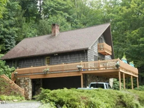 300 Mountain Rd, Alum Bank, PA 15521