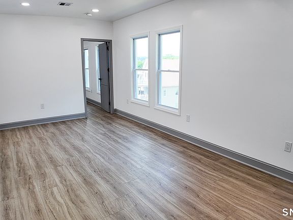 3rd image of 128 Jewett St #2