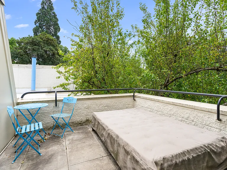 1929 NW Hoyt St — Photo 22