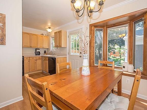 4th image of 2211 Walter Dr
