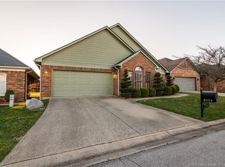 3111 Greenleaves Dr, Jeffersonville, IN 47130