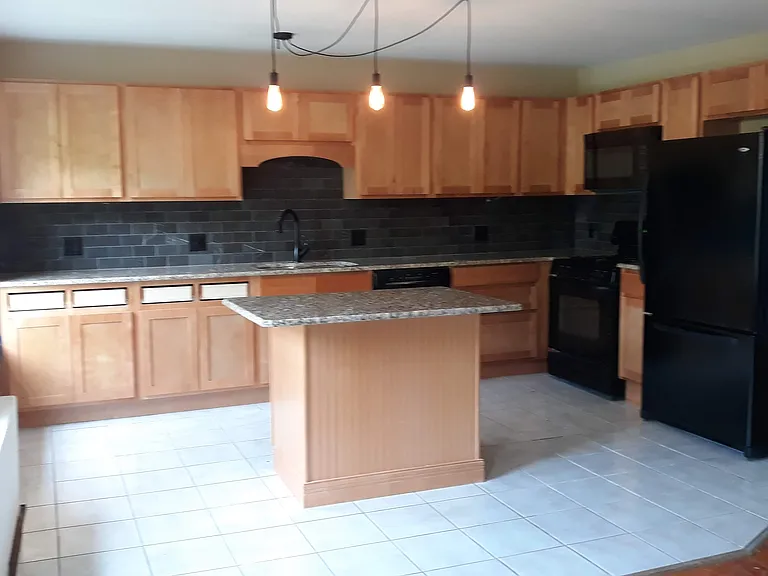 332 E Orange St #3 — Photo 9