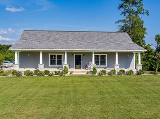 171 Lakeview Cir, Byrdstown, TN 38549