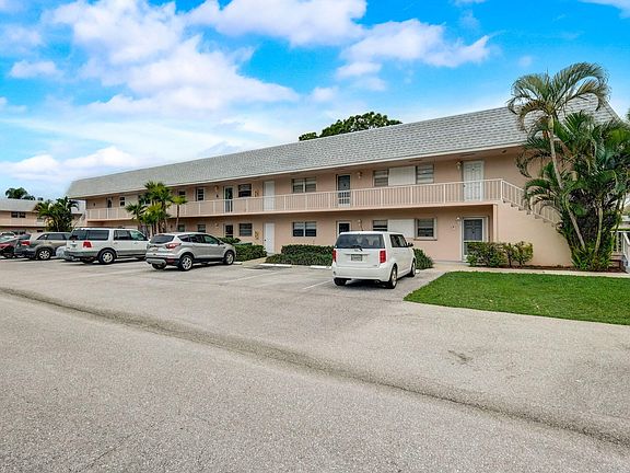 4th image of 18081 SE Country Club Drive #72