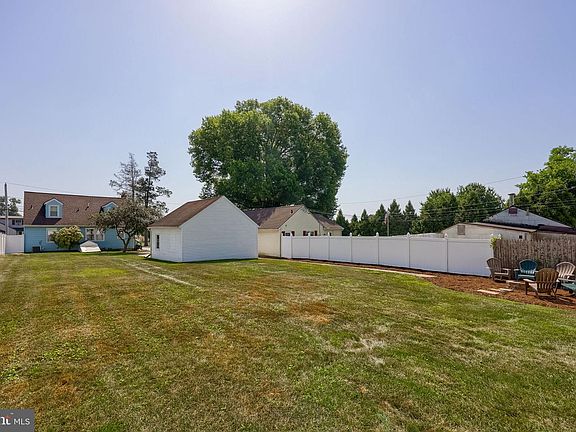 3rd image of 148 Crest Ave
