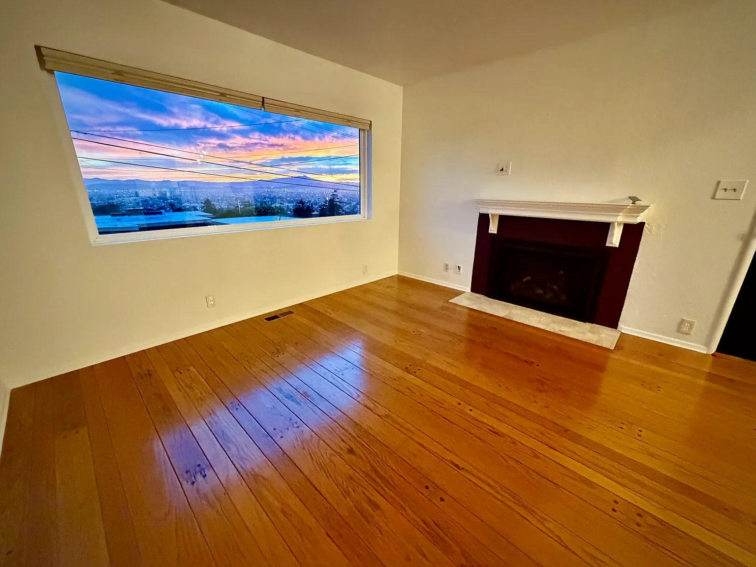 2 bed, 808 sqft, $3,400 — Photo 3