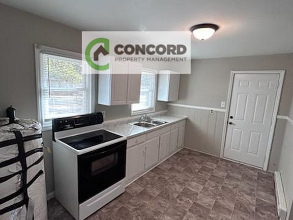 5th image of 1008 Dillard St