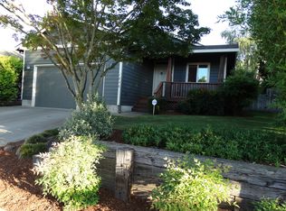 1856 NW Poppy Hills Dr, McMinnville, OR 97128