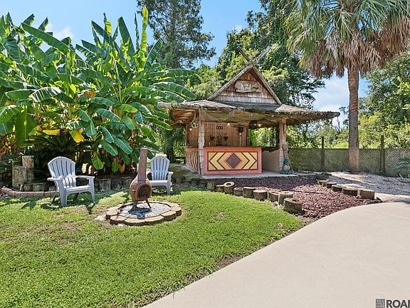 3rd image of 32471 Carolyn Dr