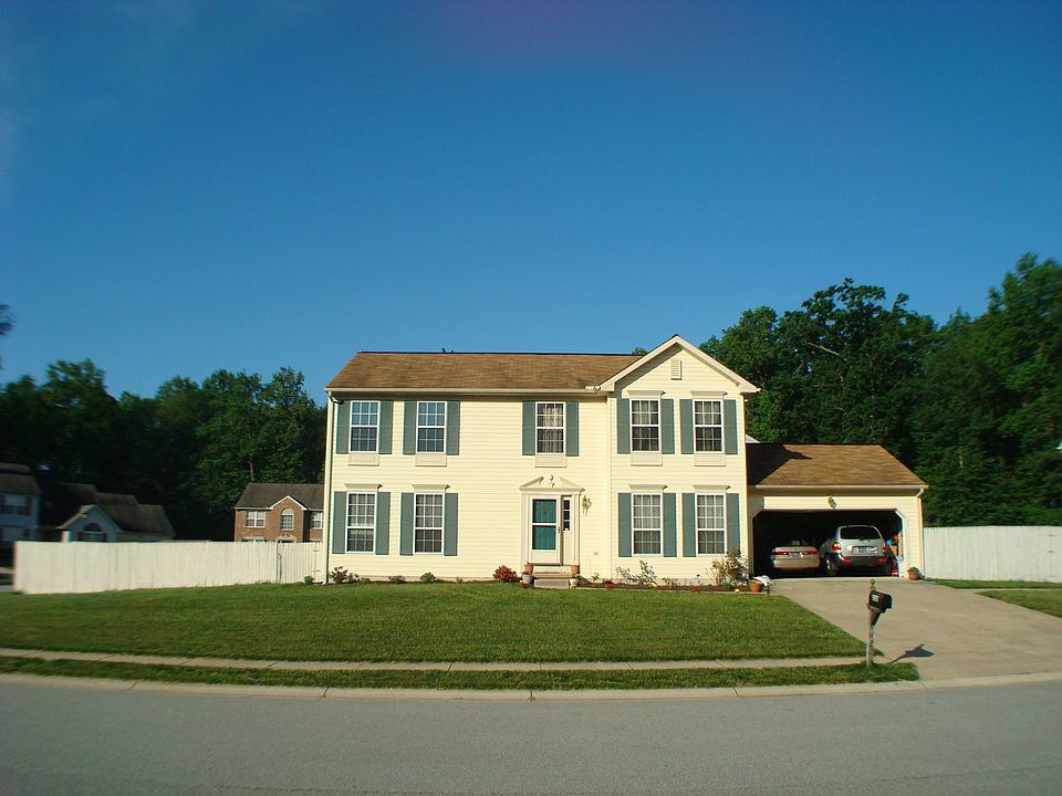 Front View showing full fence