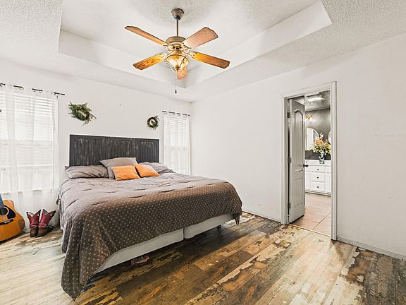 3rd image of 6006 102nd St