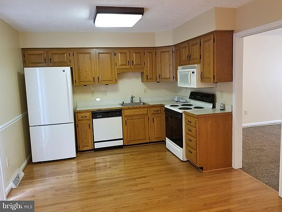 5th image of 22418 Greenview Ct