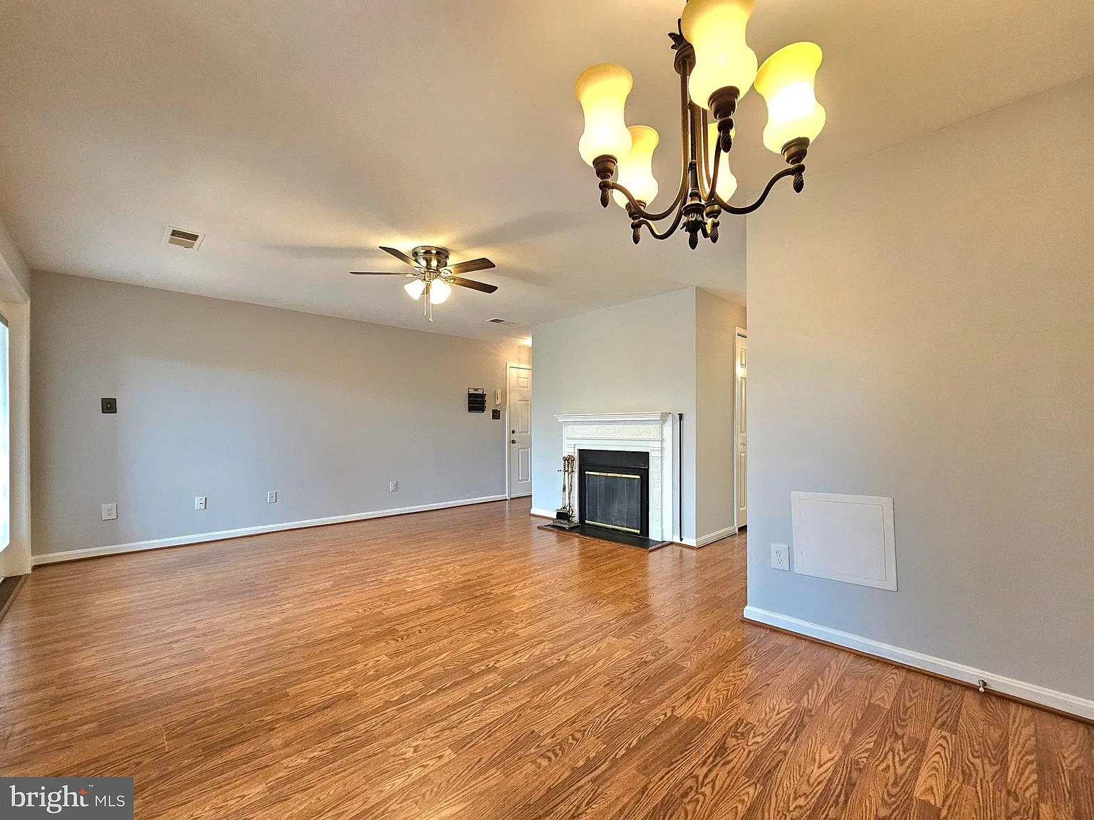 2 bed, 1.0 bath, 865 sqft, $3,050 — Photo 3