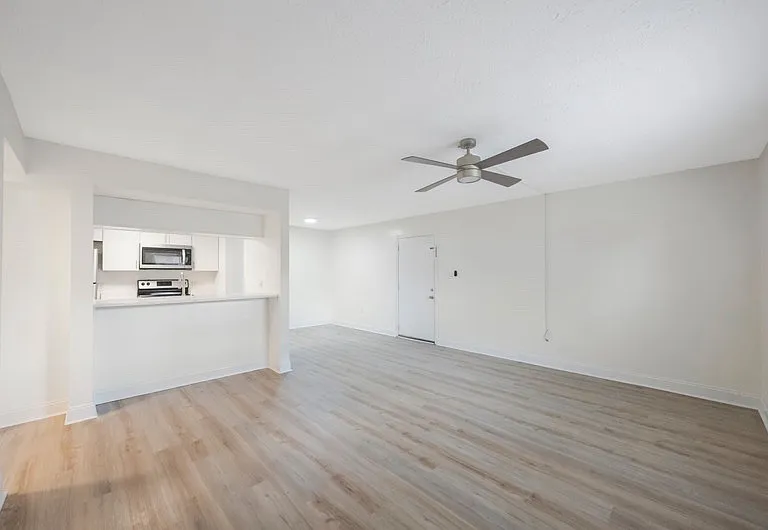 3111 W Horatio St #101 — Photo 6