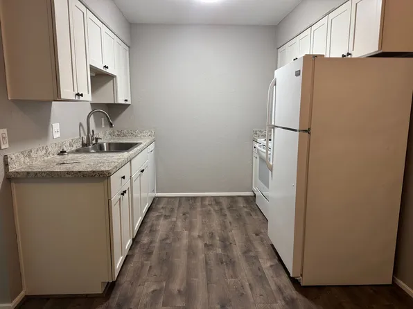 Goodhue Apartments