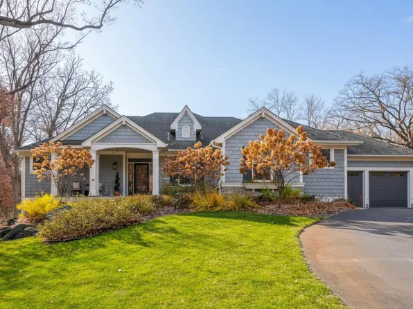 3 Deer Ln, North Oaks, MN 55127