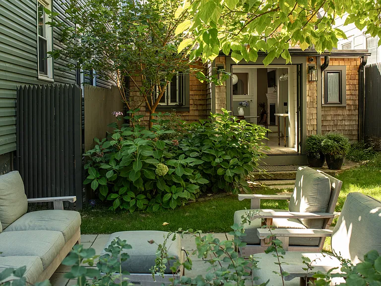 342 State St — Photo 20