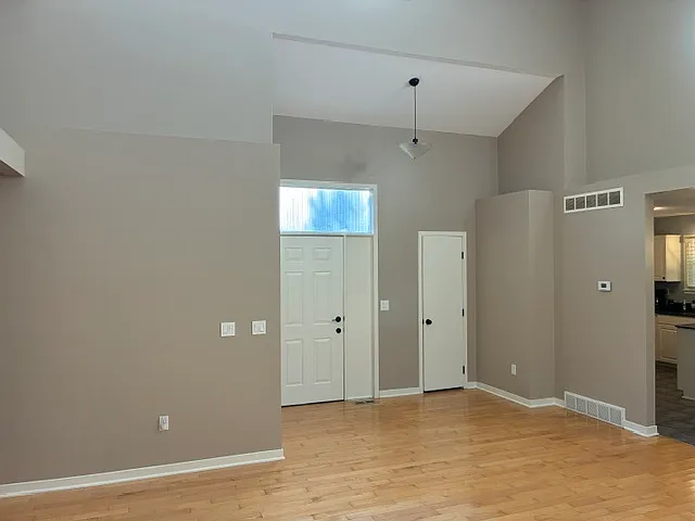 3 bed, 1741 sqft, $2,850 — Photo 3