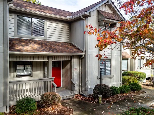 206 Safe Harbor Cir, Salem, SC 29676