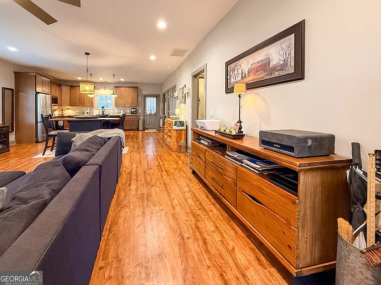 270 Townview Dr — Photo 6