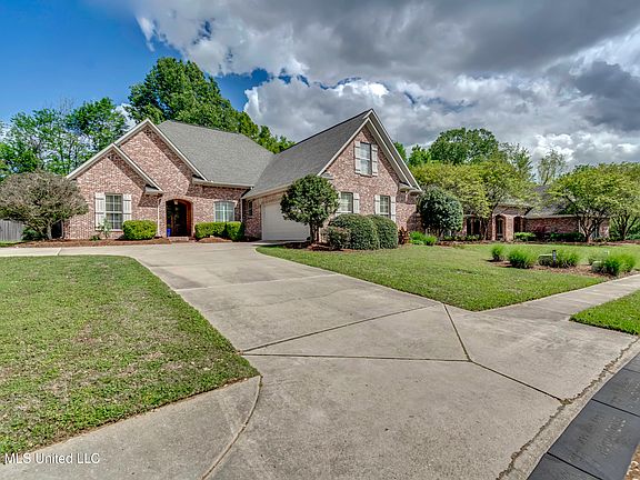 3rd image of 104 Brighton Ln
