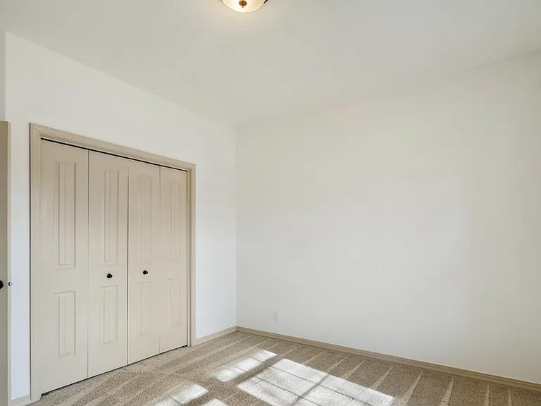 1886 W Bellagio Dr — Photo 15