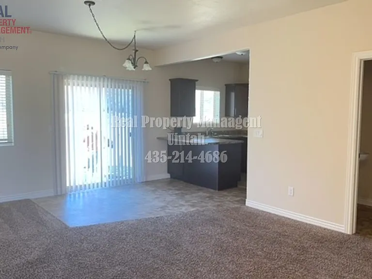 428 E Gray Fox Ln — Photo 3