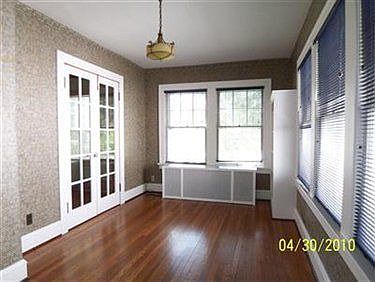 4th image of 2221 Delaware Dr
