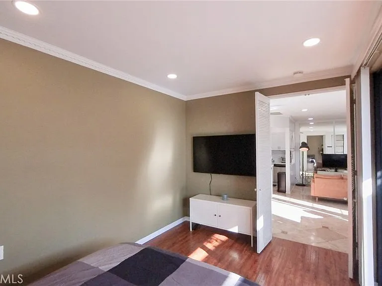 2575 E 19th St #17 — Photo 51