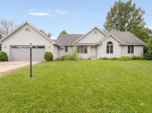 54960 Sunray Dr E, Osceola, IN 46561