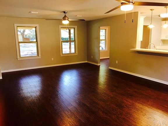 4th image of 1234 Holliday Dr