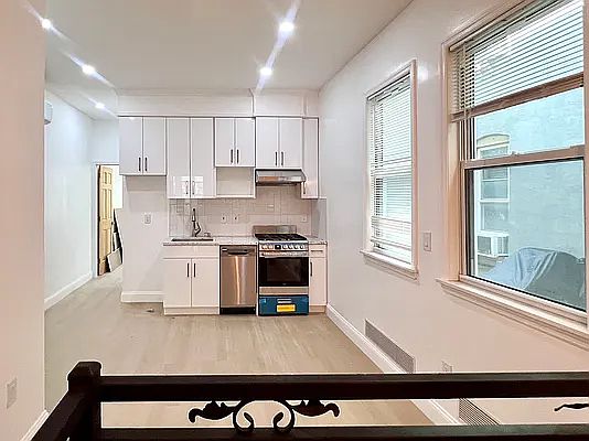 2nd image of 2556 37th St #1F