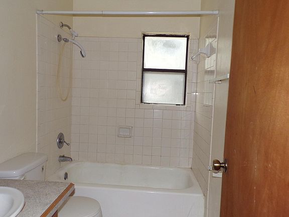 4th image of 2600 S Marion Ave #101