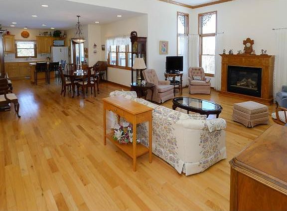 2nd image of 24985 Quinlan Ave