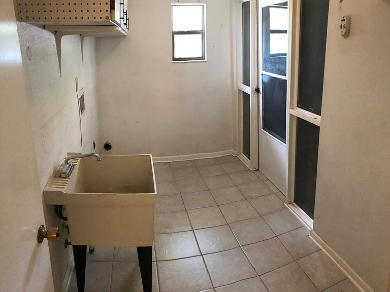 2050 Ryan Way — Photo 10