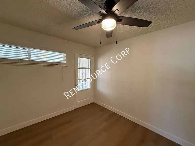 1149 W Avenue H11 — Photo 14