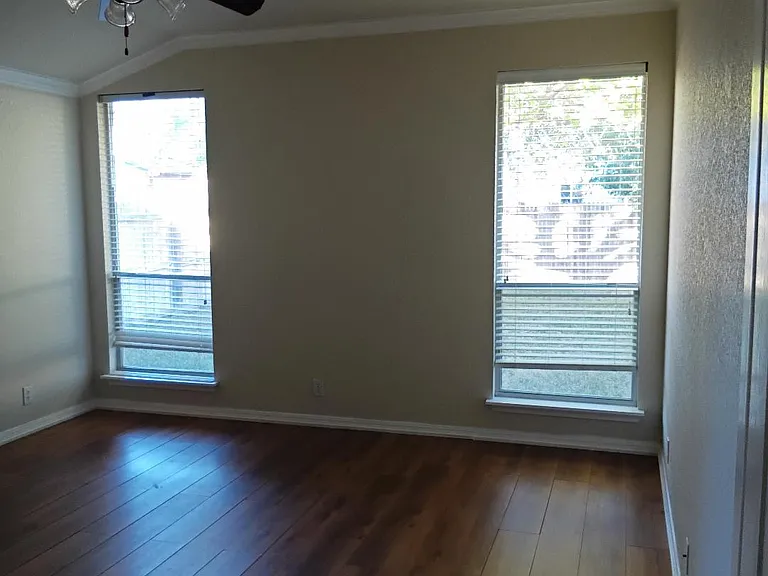 14230 Real Delight — Photo 29