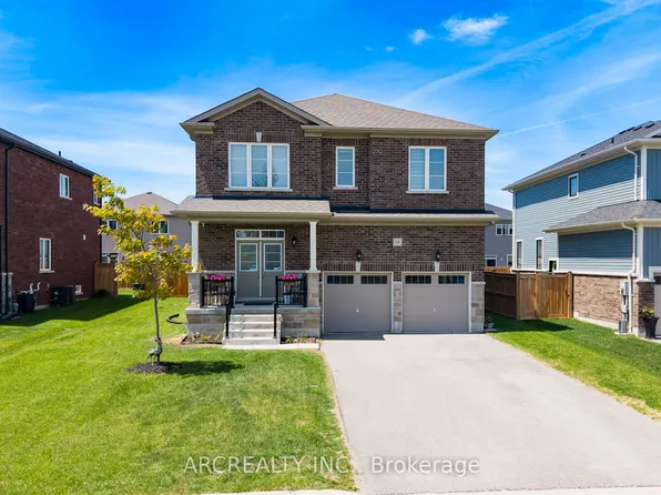 18 Emerald St, Wasaga Beach, ON L9Z 0K8