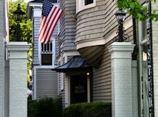 27 Main St STE A, Southampton, NY 11968