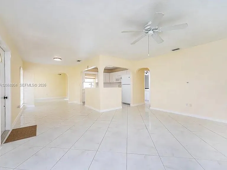 9402 SW 185th Ter — Photo 6