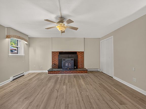 5th image of 308 Eastbrook Dr