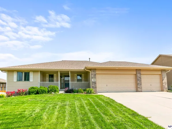 1804 Longview St, Papillion, NE 68133