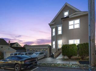 284 N 7th St, Prospect Park, NJ