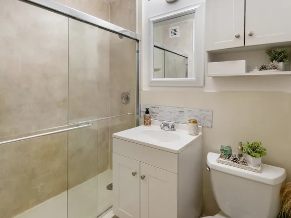 2621 Palisade Avenue image 10 of 18